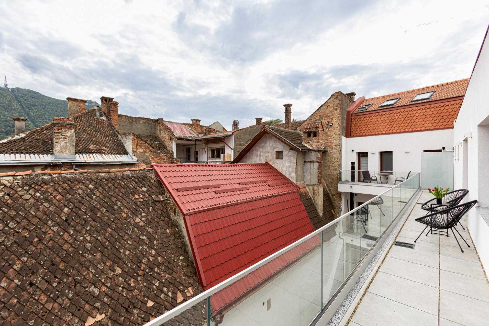 Peak Aparthotel - Old Town - By Cityhost Брашов Экстерьер фото
